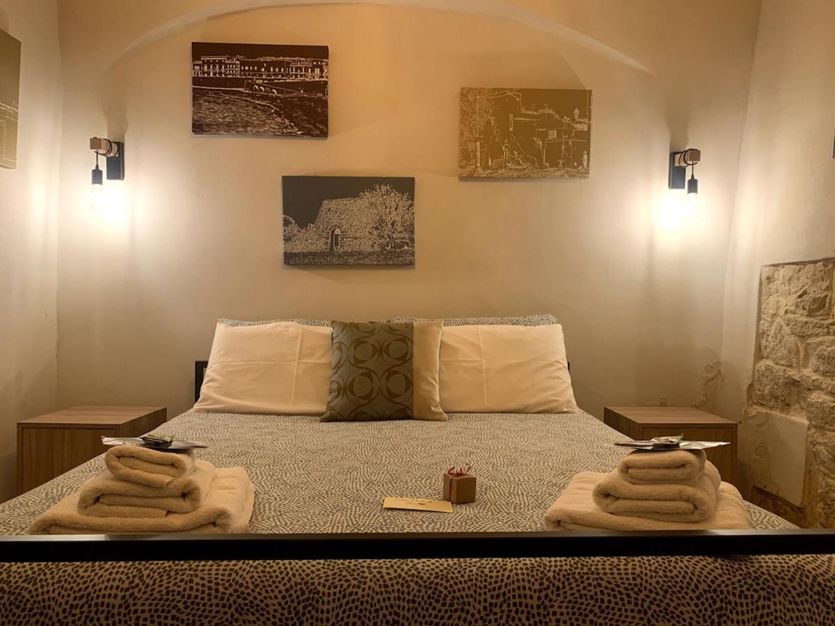 Locus Pendinelli Trani Bed & Breakfast Exterior photo