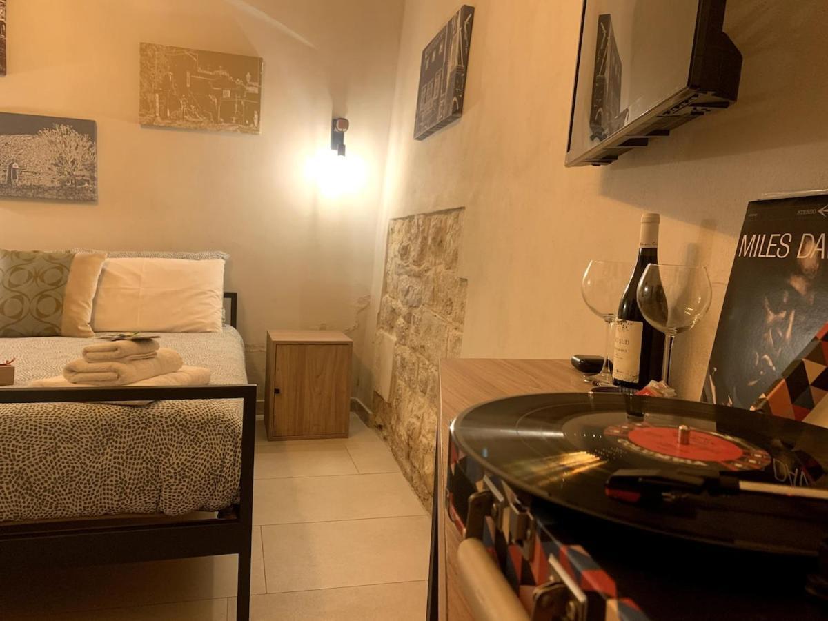 Locus Pendinelli Trani Bed & Breakfast Exterior photo